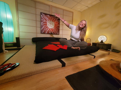 Ein minimalistisches Schlafzimmer schaffen: Praktischer Leitfaden für eine entspannende Umgebung